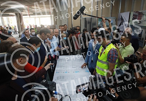 The President of the Republic of Serbia, Aleksandar Vucic, visited the final works on the reconstruction and construction of the Clinical Center of Serbia.Predsednik Republike Srbije Aleksandar Vucic obisao je zavrsne radove na rekonstrukciji i izg