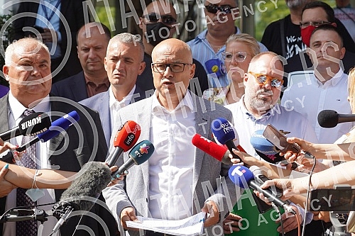 On the occasion of all the lies of the mafia clan of Veljko Belivuk and tycoon politicians close to them and their media in the country and abroad, the vice president of the SNS Main Board Milos Vucevic filed a criminal complaint against Serbian Pres