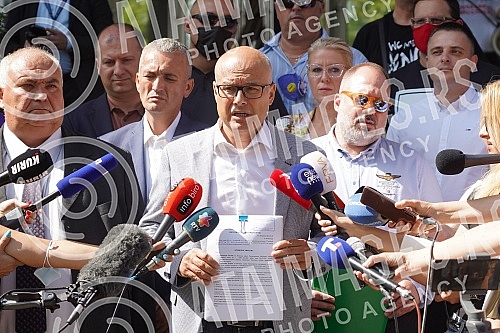 On the occasion of all the lies of the mafia clan of Veljko Belivuk and tycoon politicians close to them and their media in the country and abroad, the vice president of the SNS Main Board Milos Vucevic filed a criminal complaint against Serbian Pres