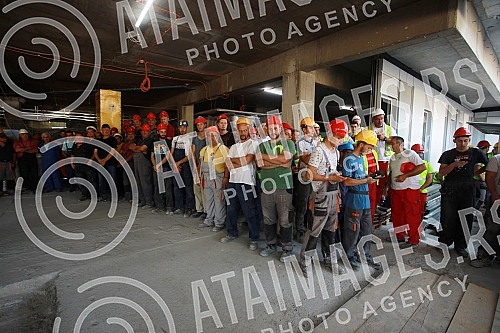 The President of the Republic of Serbia, Aleksandar Vucic, visited the final works on the reconstruction and construction of the Clinical Center of Serbia.Predsednik Republike Srbije Aleksandar Vucic obisao je zavrsne radove na rekonstrukciji i izg