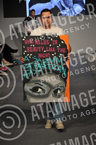 Models of modeling agency Select presented a unique collection of movements Grobarski trash romanticism , with a collection of tracksuits of designer Ivan Golubovic, designed in the spirit of the Partizan. Modeli modne agencije Select predstavili su