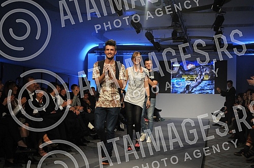 Models of modeling agency Select presented a unique collection of movements Grobarski trash romanticism , with a collection of tracksuits of designer Ivan Golubovic, designed in the spirit of the Partizan. Modeli modne agencije Select predstavili su