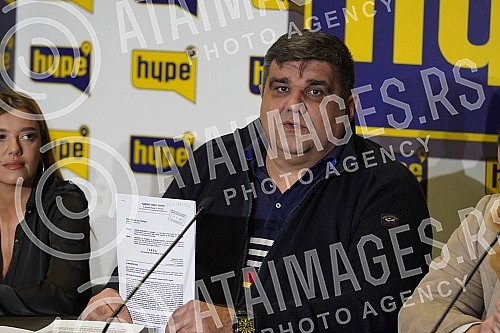 Aca Lukas and the author's team organized a press conference with irregularities at the Hype studio at the Belgrade Fair at the 