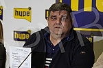 Aca Lukas and the author's team organized a press conference with irregularities at the Hype studio at the Belgrade Fair at the 