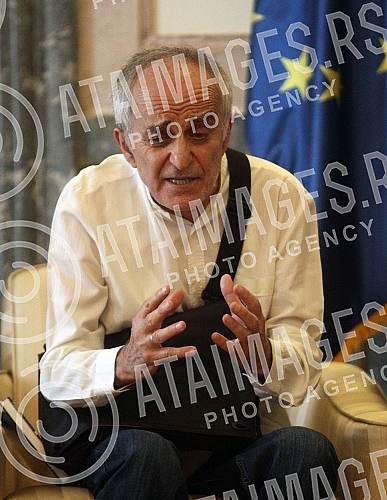 Aleksandar Vucic, President of the Republic of Serbia welcomed Professor Stojan Radenovic.Aleksandar Vucic, predsednik Republike Srbije ugostio je profesora Stojana Radenovica.