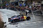 As part of the Redbull Show Run event, David Coulthard in the RB7 F1 car, the Drift Brothers in their BMW Drift cars and Arunas Aras Gibieza on a stunt motorcycle drove through the streets of Belgrade.U okviru Redbull Show Run dogadjaja beogradskim