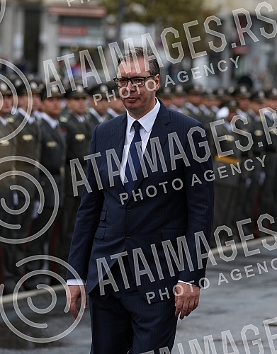 The ceremony for the promotion of the youngest officers of the Serbian Armed Forces was held in front of the House of the National Assembly of the Republic of Serbia.Svecanost povodom promocije najmladjih oficira Vojske Srbije odrzana je ispred Dom