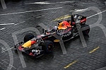 As part of the Redbull Show Run event, David Coulthard in the RB7 F1 car, the Drift Brothers in their BMW Drift cars and Arunas Aras Gibieza on a stunt motorcycle drove through the streets of Belgrade.U okviru Redbull Show Run dogadjaja beogradskim
