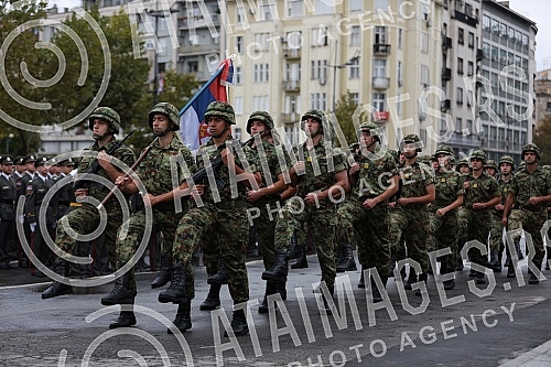 The ceremony for the promotion of the youngest officers of the Serbian Armed Forces was held in front of the House of the National Assembly of the Republic of Serbia.Svecanost povodom promocije najmladjih oficira Vojske Srbije odrzana je ispred Dom