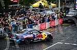 As part of the Redbull Show Run event, David Coulthard in the RB7 F1 car, the Drift Brothers in their BMW Drift cars and Arunas Aras Gibieza on a stunt motorcycle drove through the streets of Belgrade.U okviru Redbull Show Run dogadjaja beogradskim