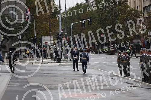 The ceremony for the promotion of the youngest officers of the Serbian Armed Forces was held in front of the House of the National Assembly of the Republic of Serbia.Svecanost povodom promocije najmladjih oficira Vojske Srbije odrzana je ispred Dom