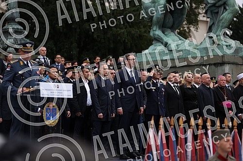 The ceremony for the promotion of the youngest officers of the Serbian Armed Forces was held in front of the House of the National Assembly of the Republic of Serbia.Svecanost povodom promocije najmladjih oficira Vojske Srbije odrzana je ispred Dom