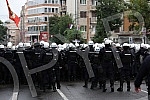 The police blocked the opponents of Europride in the central city streets, and some of them were detained.Policija je blokirala protivnike Europrajda u centralnim gradskim ulicama, a neki od njih su i privedeni.