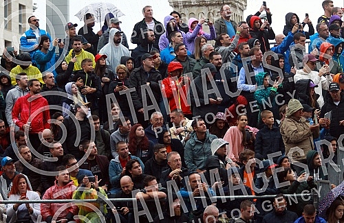As part of the Redbull Show Run event, David Coulthard in the RB7 F1 car, the Drift Brothers in their BMW Drift cars and Arunas Aras Gibieza on a stunt motorcycle drove through the streets of Belgrade.U okviru Redbull Show Run dogadjaja beogradskim