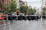 The police blocked the opponents of Europride in the central city streets, and some of them were detained.Policija je blokirala protivnike Europrajda u centralnim gradskim ulicama, a neki od njih su i privedeni.