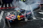 As part of the Redbull Show Run event, David Coulthard in the RB7 F1 car, the Drift Brothers in their BMW Drift cars and Arunas Aras Gibieza on a stunt motorcycle drove through the streets of Belgrade.U okviru Redbull Show Run dogadjaja beogradskim