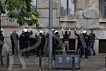 The police blocked the opponents of Europride in the central city streets, and some of them were detained.Policija je blokirala protivnike Europrajda u centralnim gradskim ulicama, a neki od njih su i privedeni.