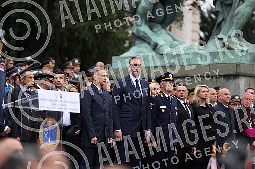 The ceremony for the promotion of the youngest officers of the Serbian Armed Forces was held in front of the House of the National Assembly of the Republic of Serbia.Svecanost povodom promocije najmladjih oficira Vojske Srbije odrzana je ispred Dom