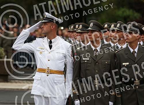 The ceremony for the promotion of the youngest officers of the Serbian Armed Forces was held in front of the House of the National Assembly of the Republic of Serbia.Svecanost povodom promocije najmladjih oficira Vojske Srbije odrzana je ispred Dom