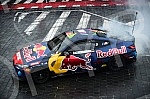 As part of the Redbull Show Run event, David Coulthard in the RB7 F1 car, the Drift Brothers in their BMW Drift cars and Arunas Aras Gibieza on a stunt motorcycle drove through the streets of Belgrade.U okviru Redbull Show Run dogadjaja beogradskim