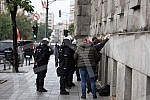 The police blocked the opponents of Europride in the central city streets, and some of them were detained.Policija je blokirala protivnike Europrajda u centralnim gradskim ulicama, a neki od njih su i privedeni.