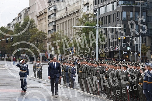 The ceremony for the promotion of the youngest officers of the Serbian Armed Forces was held in front of the House of the National Assembly of the Republic of Serbia.Svecanost povodom promocije najmladjih oficira Vojske Srbije odrzana je ispred Dom