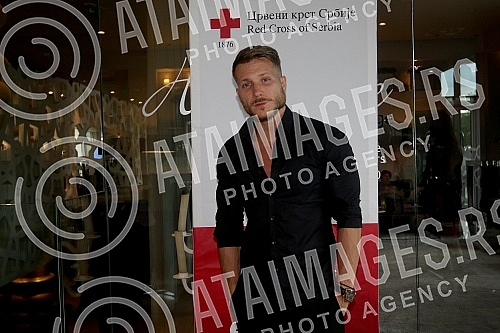 At the Falkensteiner Hotel, the Serbian Red Cross signed contracts with the new ambassadors.U hotelu Falkensteiner Crveni krst Srbije potpisao je ugovore sa novim ambasadorima 