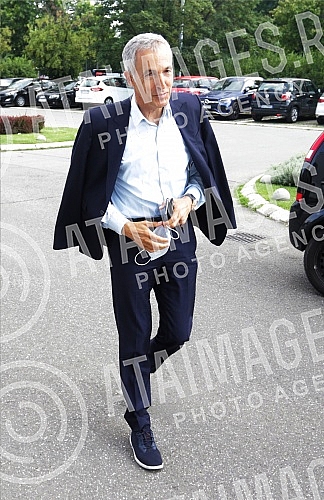 At the Falkensteiner Hotel, the Serbian Red Cross signed contracts with the new ambassadors.U hotelu Falkensteiner Crveni krst Srbije potpisao je ugovore sa novim ambasadorima 