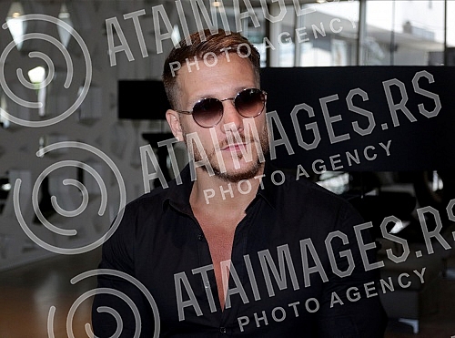 At the Falkensteiner Hotel, the Serbian Red Cross signed contracts with the new ambassadors.U hotelu Falkensteiner Crveni krst Srbije potpisao je ugovore sa novim ambasadorima 