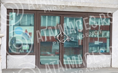 Unknown perpetrators with two cars hit the house of Svetlana Raznatovic - Ceca.Nepoznati pocinioci sa dva automobila udarili u kucu Svetlane Raznatovic - Cece.