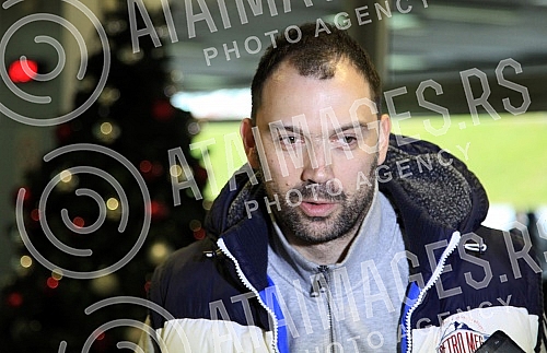 Dolazak juniorske ekipe KK Mega Leks na aerodrom Nikola Tesla nakon plasmana na zavrsni turnir juniorske Evrolige za sezonu 2015/16.