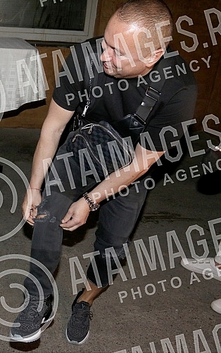 Singer Andreana Cekic and her boyfriend Marko Milosevic celebrates birthdays together.Pevacica Andreana Cekic i decko Marko Milosevic organizovali su zajednicku proslavu rodjendana.