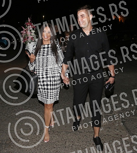 Singer Andreana Cekic and her boyfriend celebrates birthdays together.Pevacica Andreana Cekic i decko Marko Milosevic organizovali su zajednicku proslavu rodjendana.