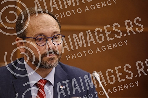 The Ministry of Justice presented the first working texts of laws in the field of justice in the National Assembly.Ministarstvo pravde predstavilo je prve radne tekstove zakona u oblasti pravosudja u Narodnoj skupstini.