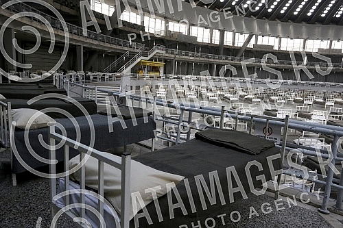 Military beds set up in the halls 1 and 4 of the Belgrade Fair for people with milder sympoms of coronavirus.Vojni kreveti postavjeni u halama 1 i 4 Beogradskog sajma za ljude koji imaju blaze simtome korona virusa.