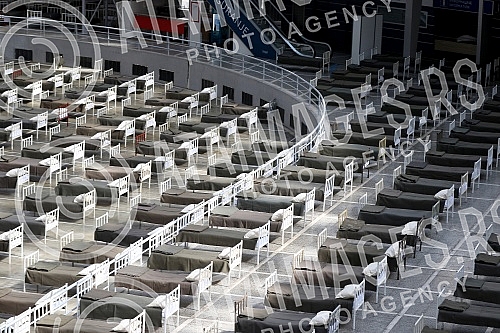 Military beds set up in the halls 1 and 4 of the Belgrade Fair for people with milder sympoms of coronavirus.Vojni kreveti postavjeni u halama 1 i 4 Beogradskog sajma za ljude koji imaju blaze simtome korona virusa.