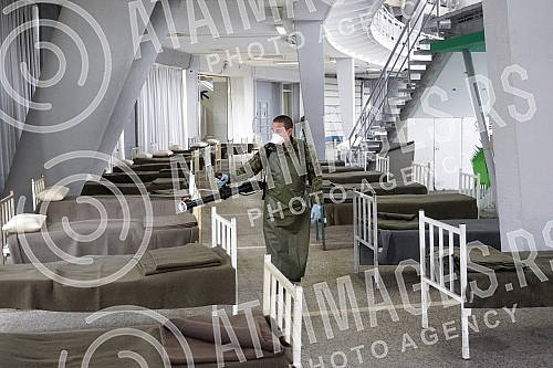 Military beds set up in the halls 1 and 4 of the Belgrade Fair for people with milder sympoms of coronavirus.Vojni kreveti postavjeni u halama 1 i 4 Beogradskog sajma za ljude koji imaju blaze simtome korona virusa.