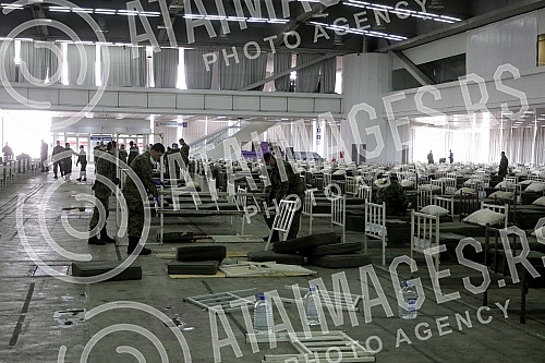 Military beds set up in the halls 1 and 4 of the Belgrade Fair for people with milder sympoms of coronavirus.Vojni kreveti postavjeni u halama 1 i 4 Beogradskog sajma za ljude koji imaju blaze simtome korona virusa.