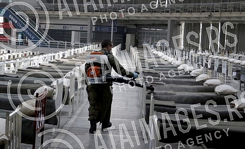 Military beds set up in the halls 1 and 4 of the Belgrade Fair for people with milder sympoms of coronavirus.Vojni kreveti postavjeni u halama 1 i 4 Beogradskog sajma za ljude koji imaju blaze simtome korona virusa.