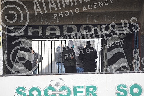 Police officers, inspectors and members of the BIA are conducting a detailed search of the premises of the Partizan Football Club, after the arrest of an organized criminal group, and they also called the fire department for help.Policajci, inspekt