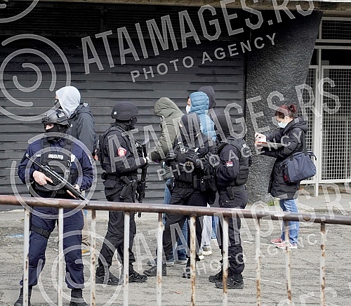 Police officers, inspectors and members of the BIA are conducting a detailed search of the premises of the Partizan Football Club, after the arrest of an organized criminal group, and they also called the fire department for help.Policajci, inspekt