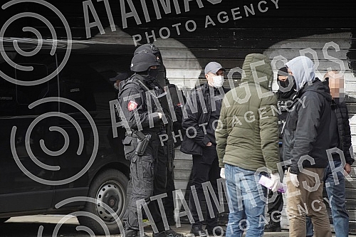 Police officers, inspectors and members of the BIA are conducting a detailed search of the premises of the Partizan Football Club, after the arrest of an organized criminal group, and they also called the fire department for help.Policajci, inspekt