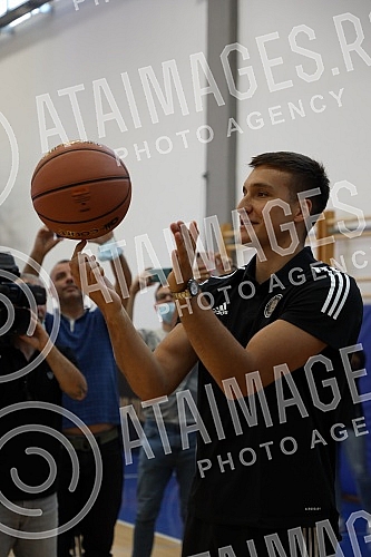 Bogdan Bogdanovic's press conference on the occasion of the upcoming BB camp in Belgrade was held at the Dynamic Sport & Health Club.Konferencija za medije Bogdana Bogdanovica povodom predstojeceg BB kampa u Beogradu odrzana je u Dynamic Sport & He