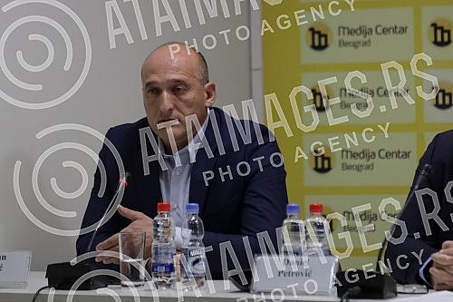 The National Organization of Romanians in Serbia held a press conference at the Media Center on the day when Romania celebrates its national holiday - the Day of Unification of Transylvania and the Romanian Principality, all over numerous insults on 