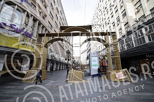 Installation of New Year's lighting and Christmas tree in Knez Mihailova Street.Postavljanje novogodisnje rasvete i jelke u Knez Mihailovoj ulici.