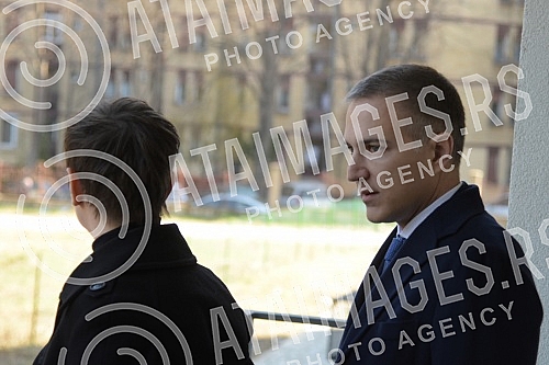 The Prime Minister of the Republic of Serbia, Ana Brnabic, and the Deputy Prime Minister and Minister of Defense, Nebojsa Stefanovic, handed over the keys to the apartments to active and retired members of the Ministry of Defense and the Serbian Army