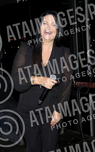 Performance of Jana Stanojevic Todorovic held on raft Kartel.Nastup Jane Stanojevic Todorovic na splavu Kartel.