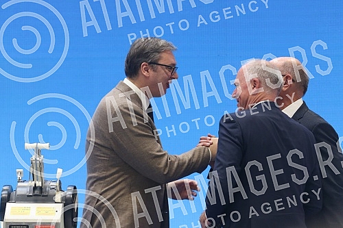 The President of the Republic of Serbia, Aleksandar Vucic, attendedthe opening ceremony of the new MTU Maintenance Serbia facility, where aircraft engine parts will be repaired.Predsednik Republike Srbije Aleksandar Vucic prisustvovao jeceremonij