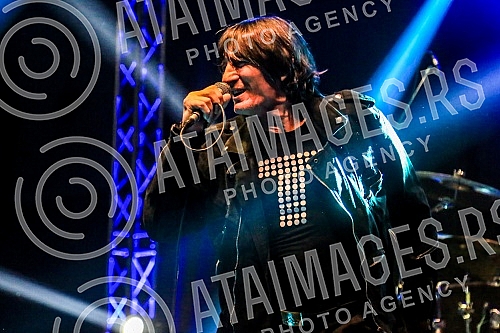 The popular Balkan-punk-folk band Brkovi, after four years, held its first independent concert in Belgrade, in the Hangar of the Port of Belgrade, and the special guests at the concert are Travolta from Borce Grede and the Bulgarian orchestra Kamchia