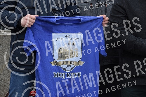 Players, management and members of the professional staff of the Nais Water Polo Club gathered at 11:59 on the plateau in front of the City Hall to express their dissatisfaction with the fact that the City of Nis intends to reduce allocations for spo